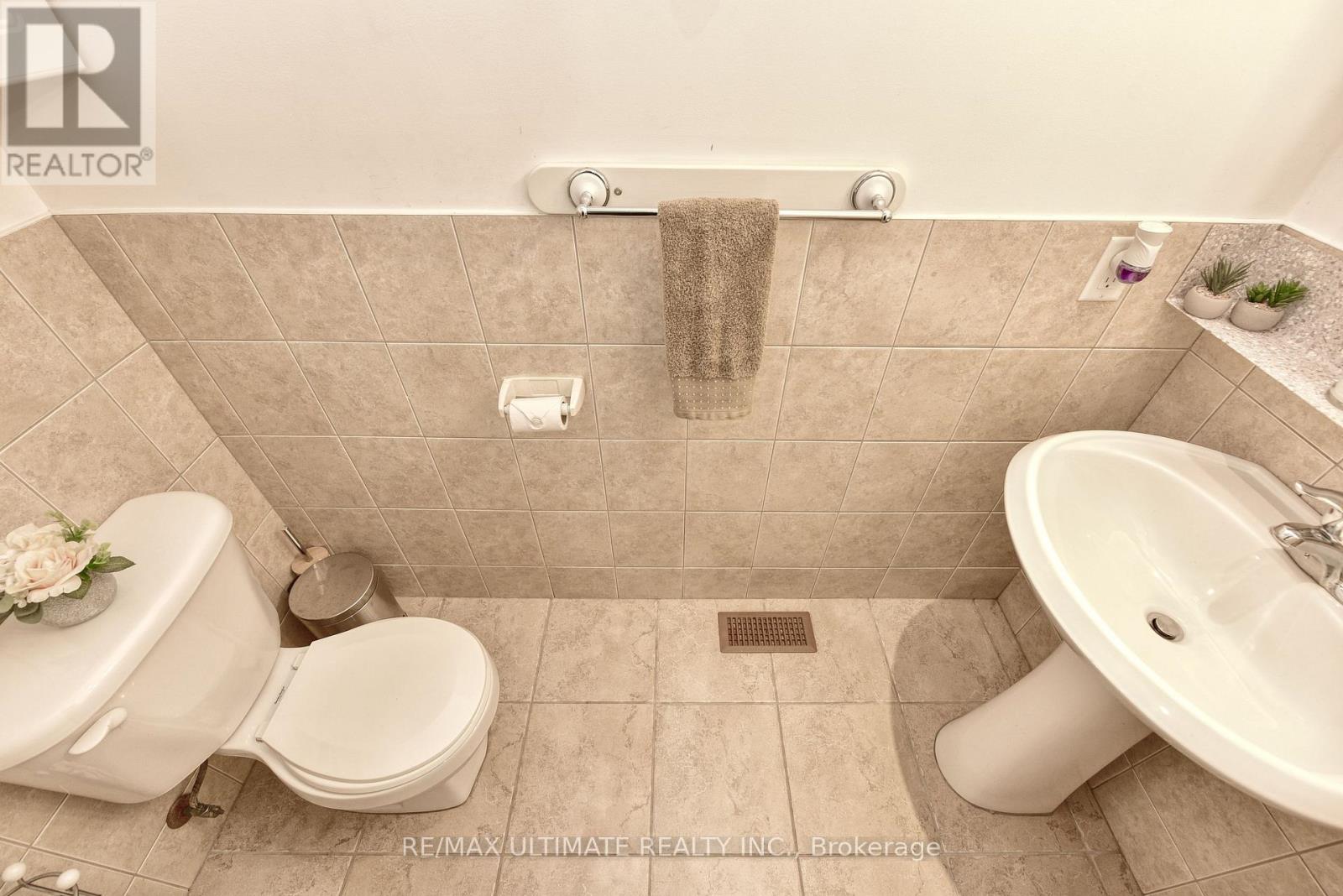 227 Earlscourt Avenue, Toronto, Ontario  M6E 4B4 - Photo 11 - W13056584