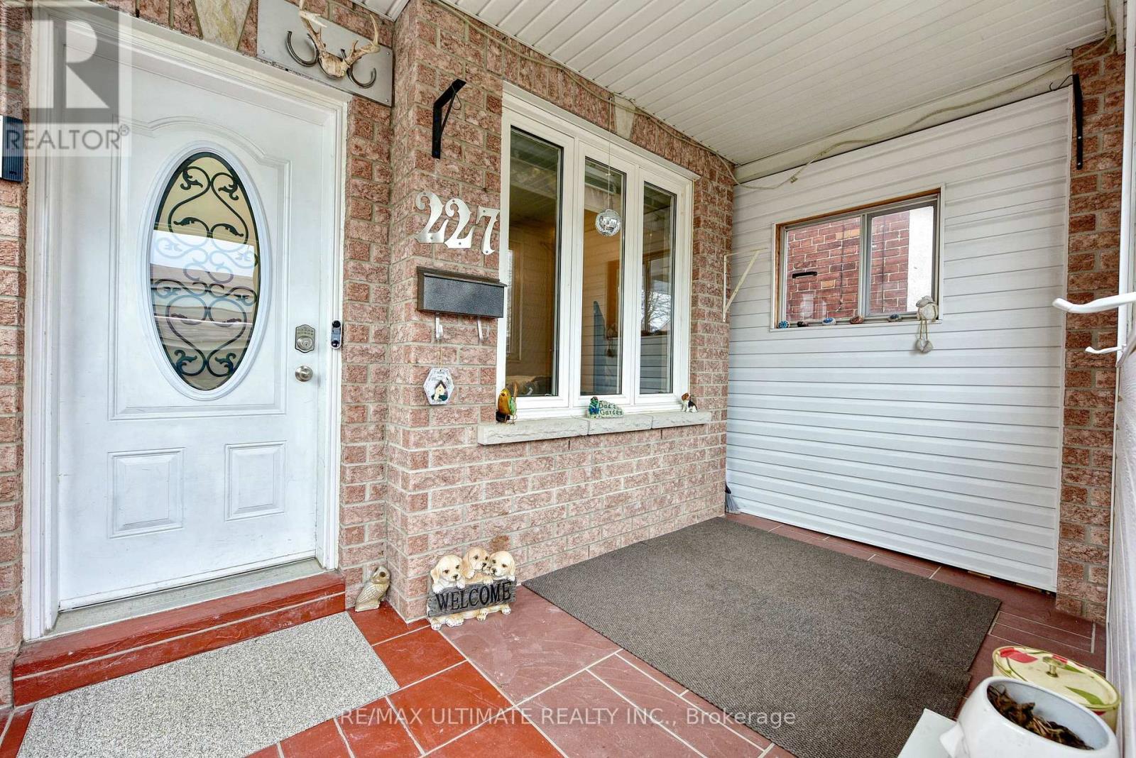 227 Earlscourt Avenue, Toronto, Ontario  M6E 4B4 - Photo 2 - W13056584