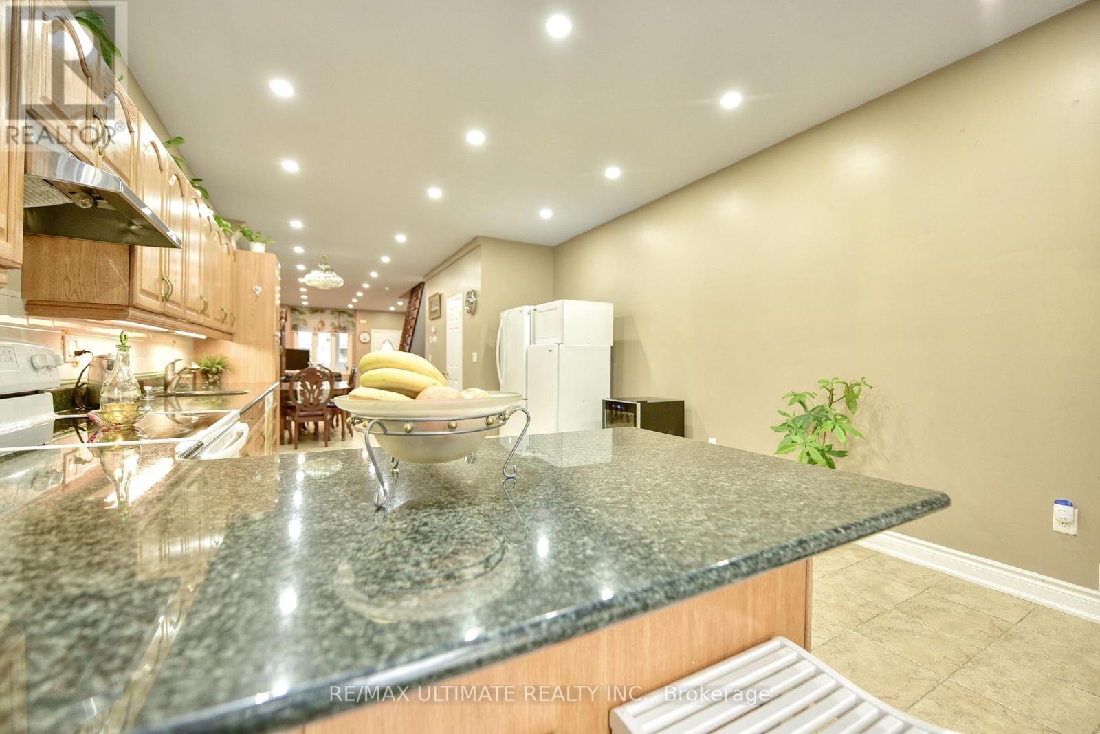 227 Earlscourt Avenue, Toronto, Ontario  M6E 4B4 - Photo 8 - W13056584