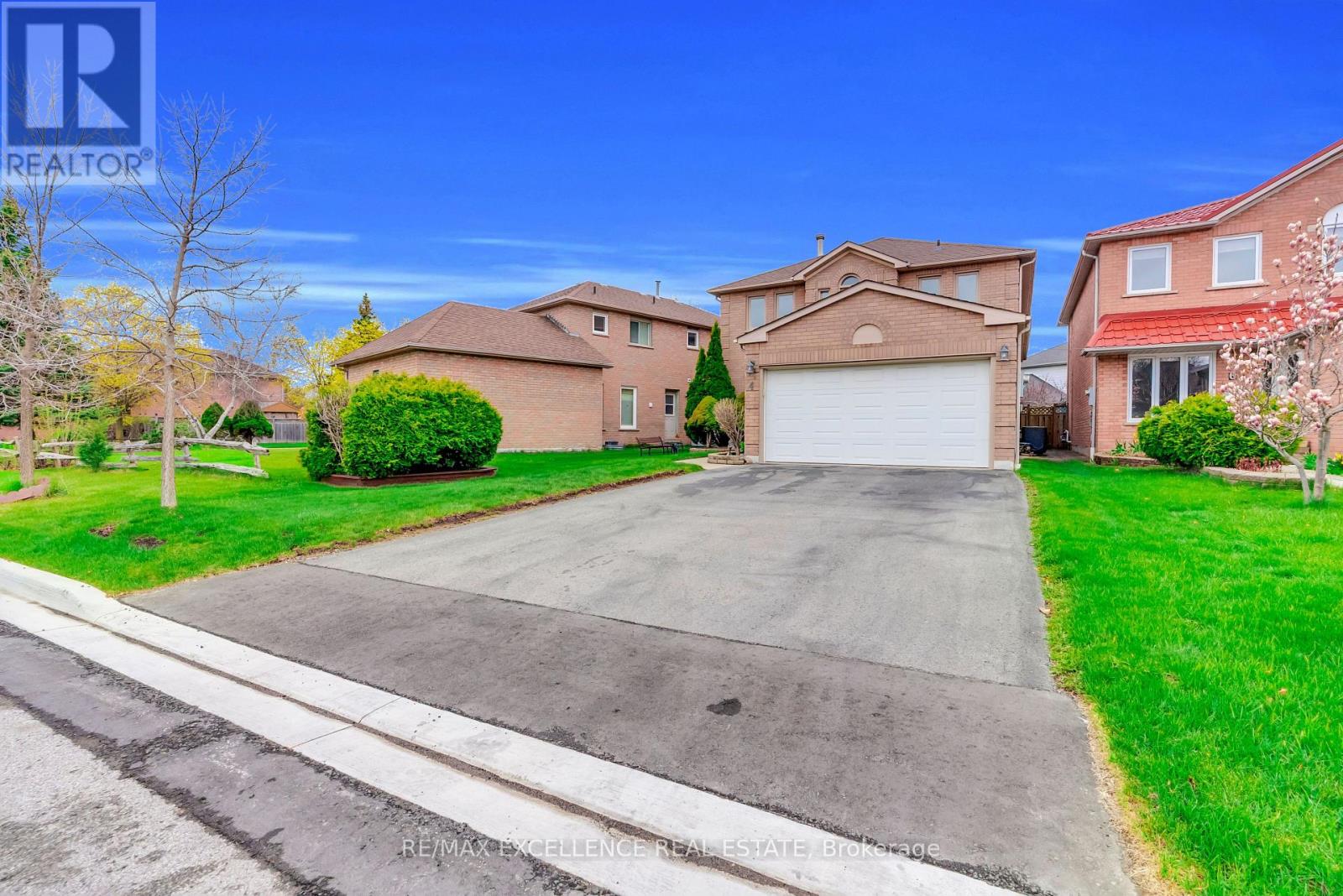 4 Novella Place, Brampton, Ontario  L6S 5X1 - Photo 2 - W13056586