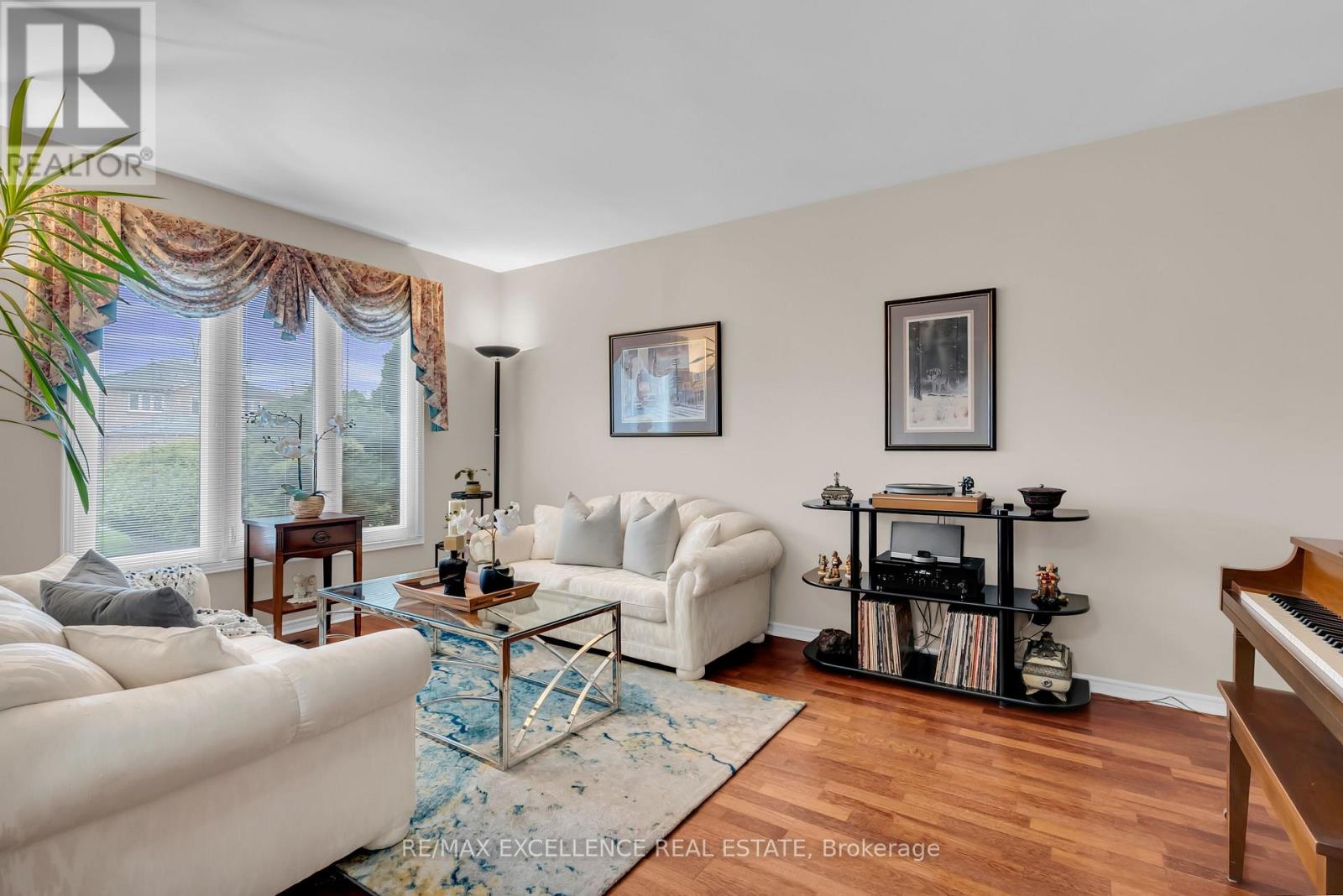 4 Novella Place, Brampton, Ontario  L6S 5X1 - Photo 5 - W13056586