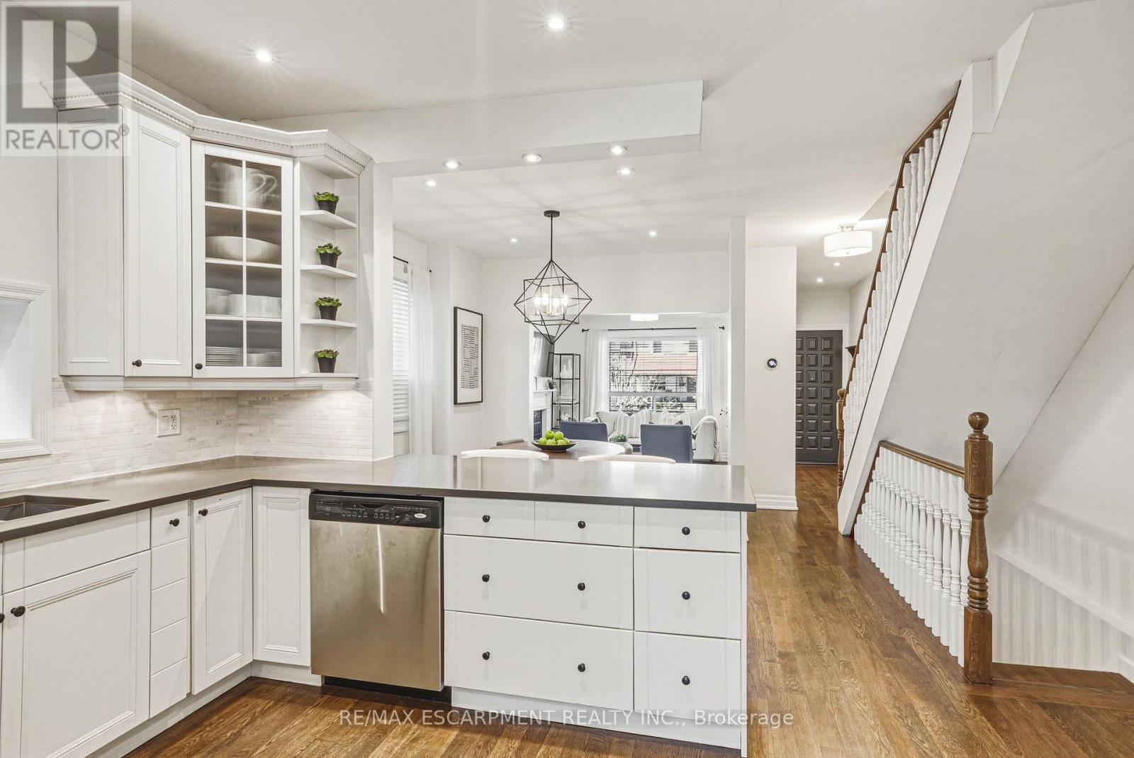 301 Evelyn Avenue, Toronto, Ontario  M6P 2Z8 - Photo 13 - W13056588