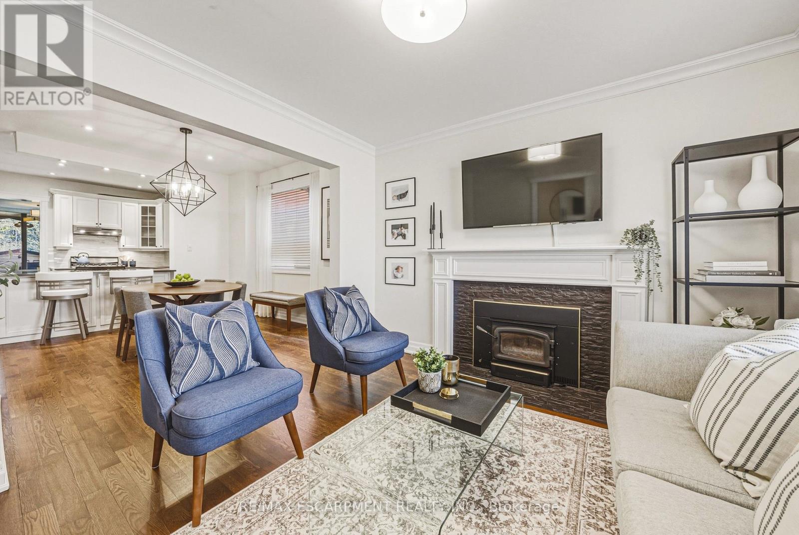 301 Evelyn Avenue, Toronto, Ontario  M6P 2Z8 - Photo 8 - W13056588