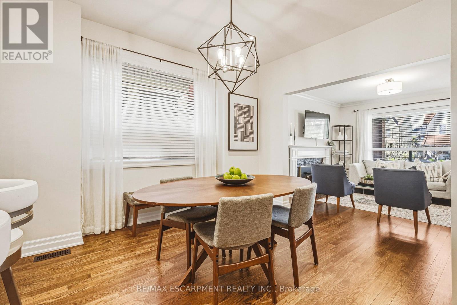 301 Evelyn Avenue, Toronto, Ontario  M6P 2Z8 - Photo 9 - W13056588