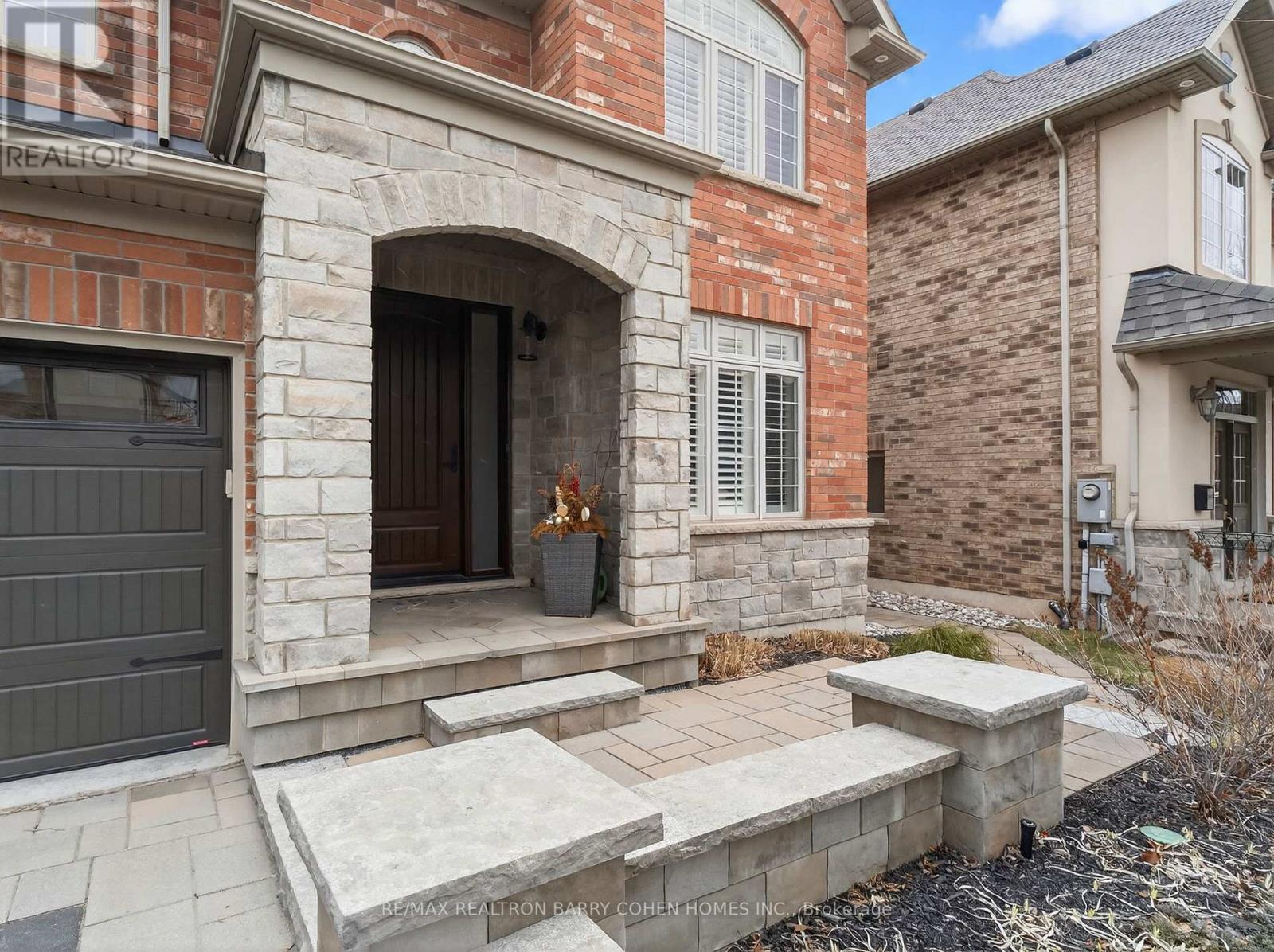 3225 Saltaire Crescent, Oakville, Ontario  L6M 0K8 - Photo 2 - W13056634