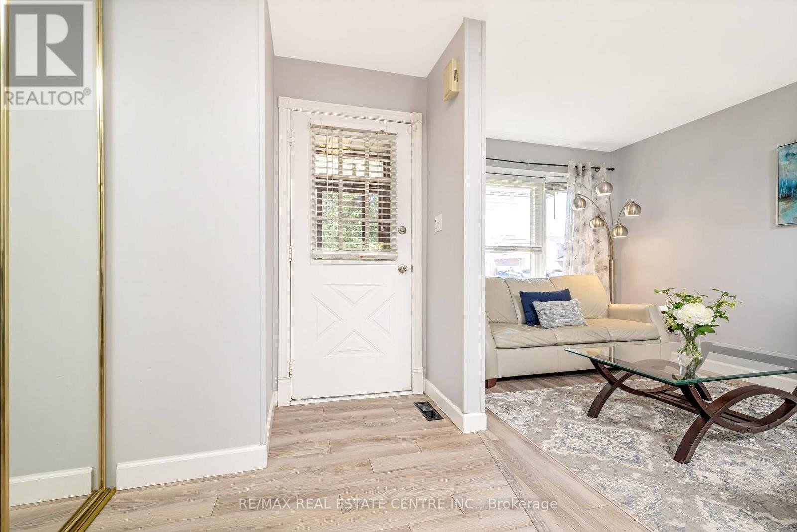 3145 Mccarron Crescent, Mississauga, Ontario  L5N 3H4 - Photo 5 - W13056642