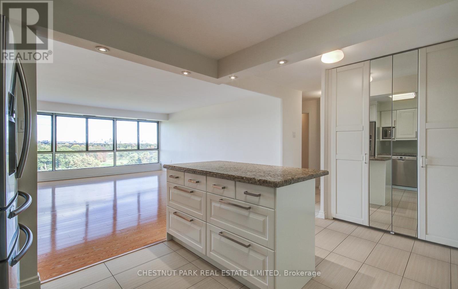 1216 - 1400 Dixie Road, Mississauga, Ontario  L5E 3E1 - Photo 11 - W13056932