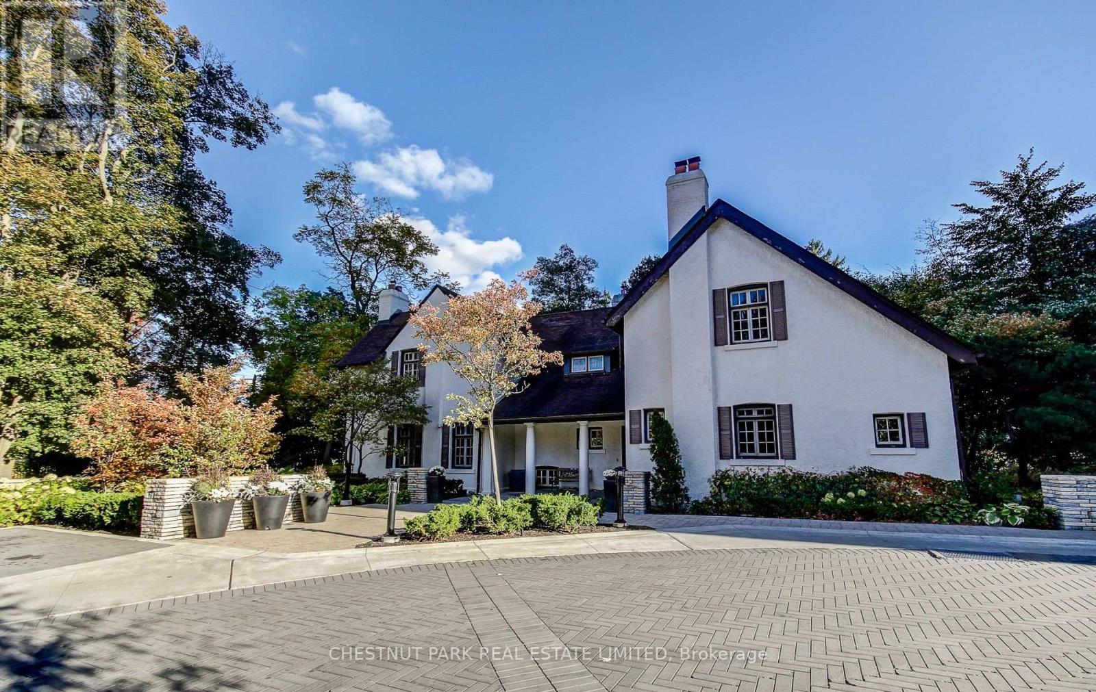 1216 - 1400 Dixie Road, Mississauga, Ontario  L5E 3E1 - Photo 2 - W13056932