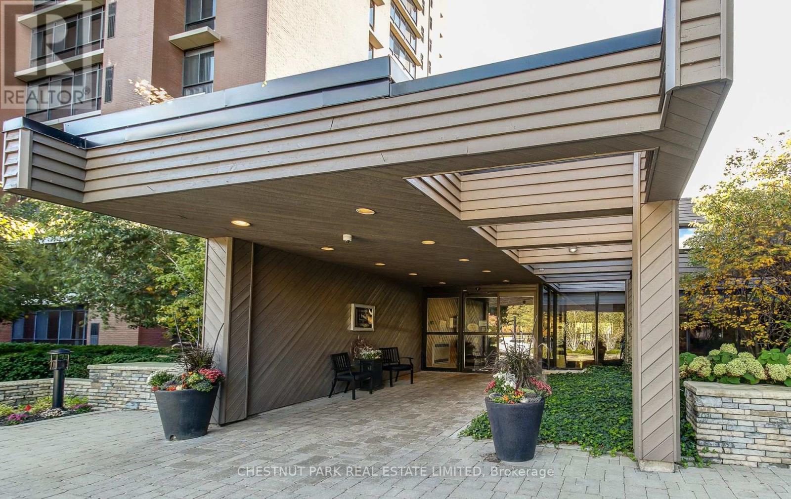 1216 - 1400 Dixie Road, Mississauga, Ontario  L5E 3E1 - Photo 4 - W13056932