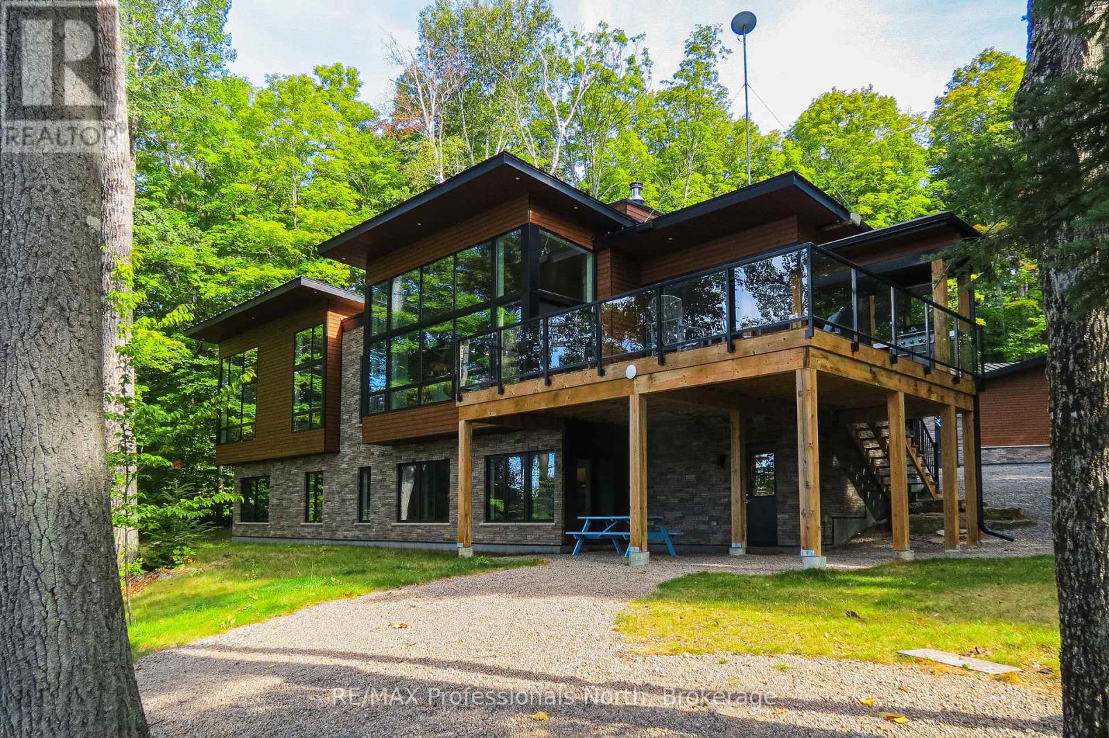 1237 BURLYWOOD TRAIL, Dysart et al, Ontario