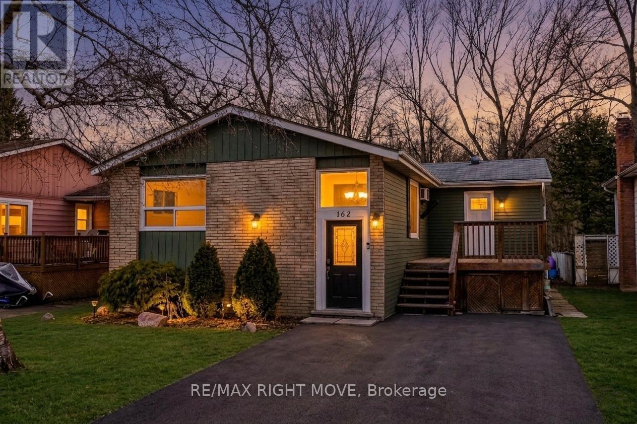 162 PRATT CRESCENT, Gravenhurst, Ontario