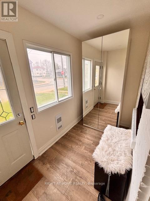 228 Linsmore Crescent, Toronto, Ontario  M4J 4L7 - Photo 2 - E13053892