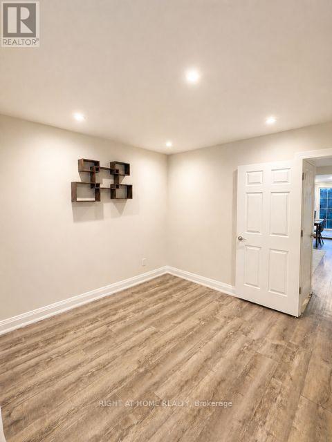 228 Linsmore Crescent, Toronto, Ontario  M4J 4L7 - Photo 4 - E13053892