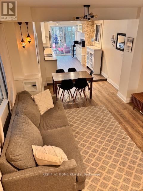 228 Linsmore Crescent, Toronto, Ontario  M4J 4L7 - Photo 7 - E13053892