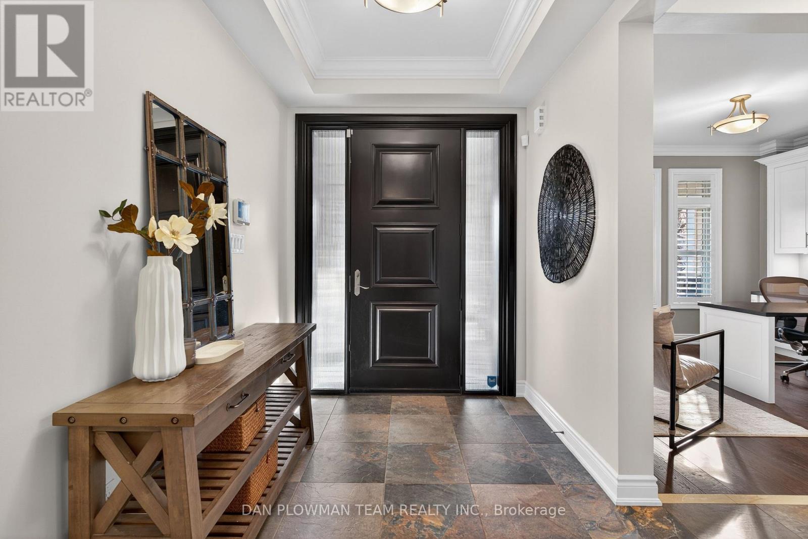 4 Benington Court, Whitby, Ontario  L1M 0H3 - Photo 2 - E13056730