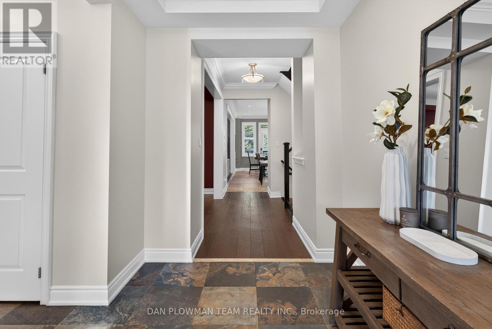 4 Benington Court, Whitby, Ontario  L1M 0H3 - Photo 3 - E13056730