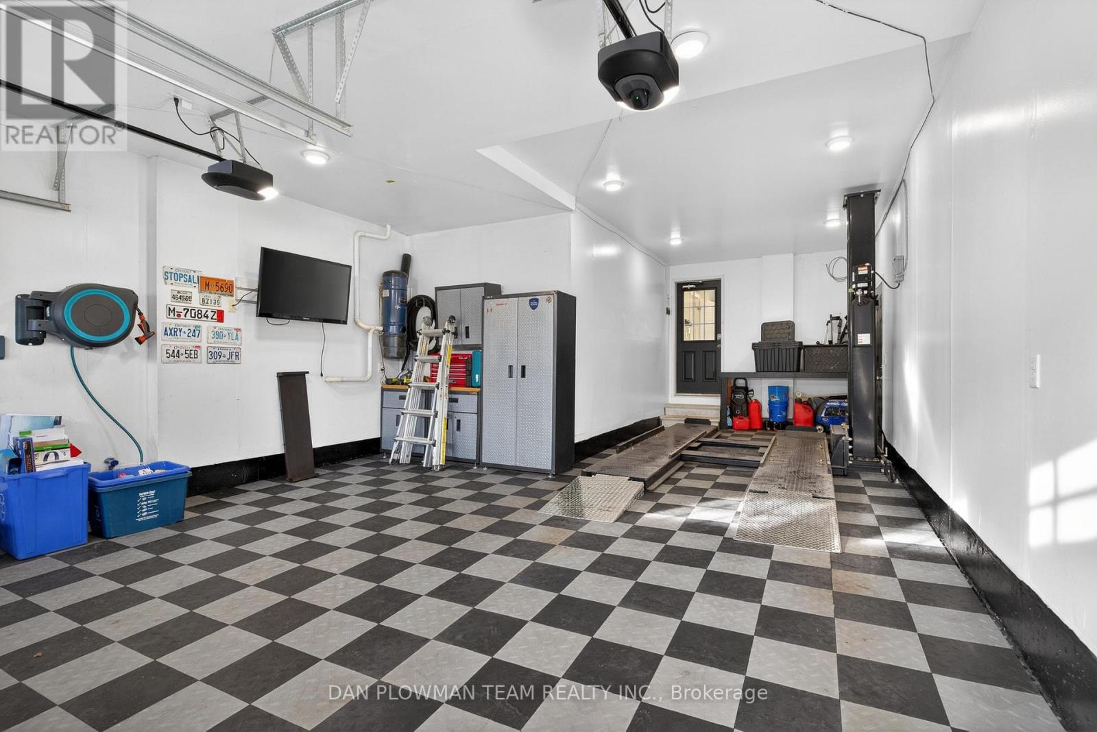 4 Benington Court, Whitby, Ontario  L1M 0H3 - Photo 39 - E13056730