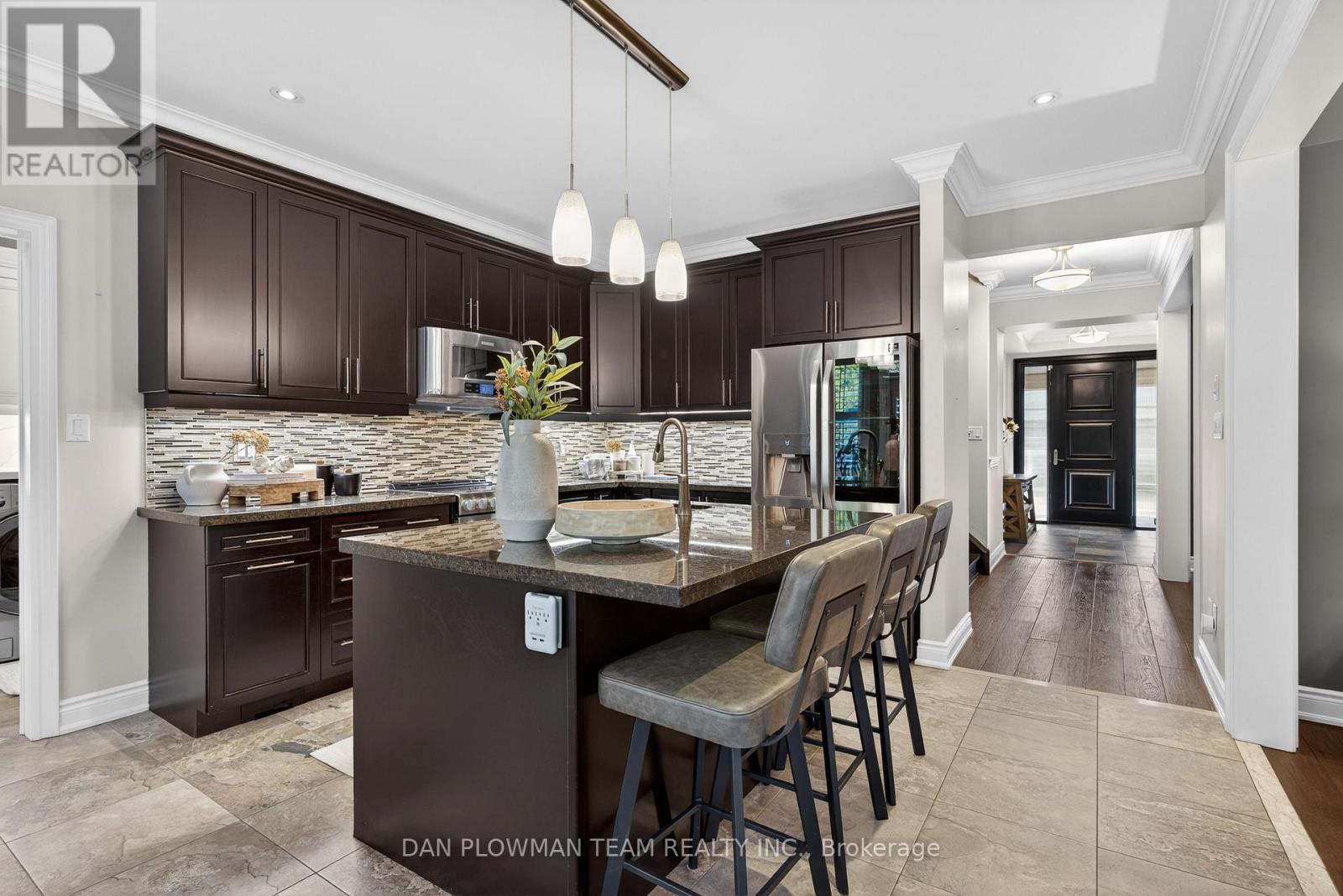 4 Benington Court, Whitby, Ontario  L1M 0H3 - Photo 8 - E13056730