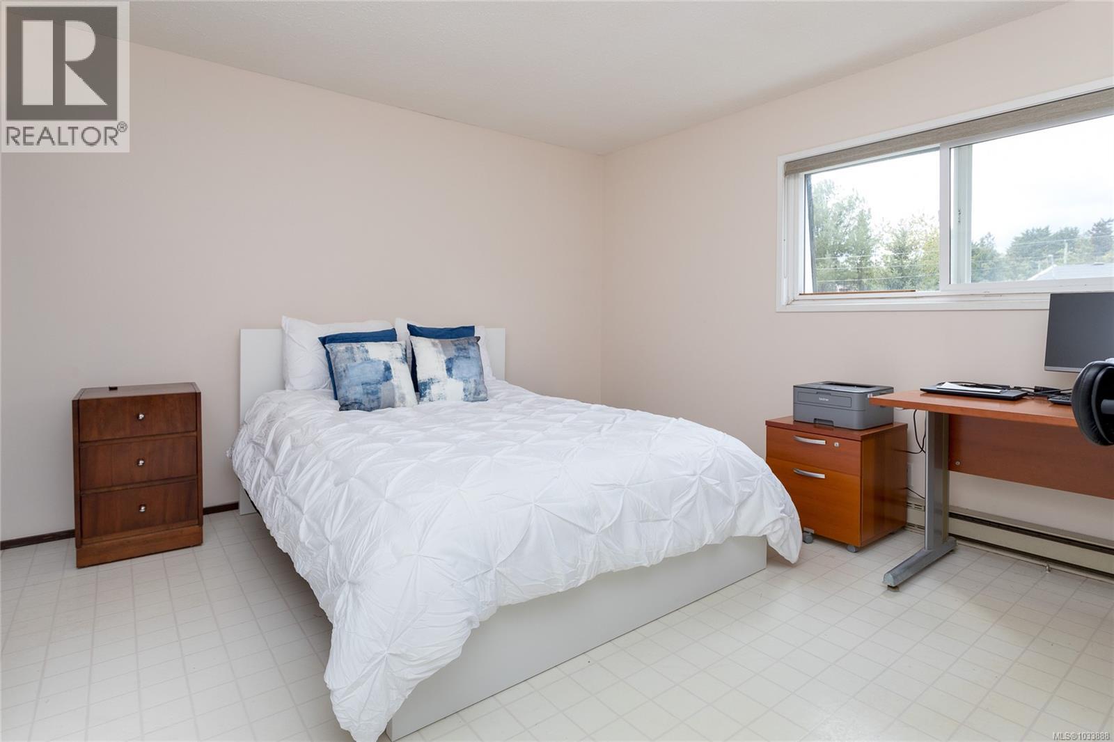 5 1040 Kenneth St, Saanich, British Columbia  V8X 3J5 - Photo 10 - 1033888