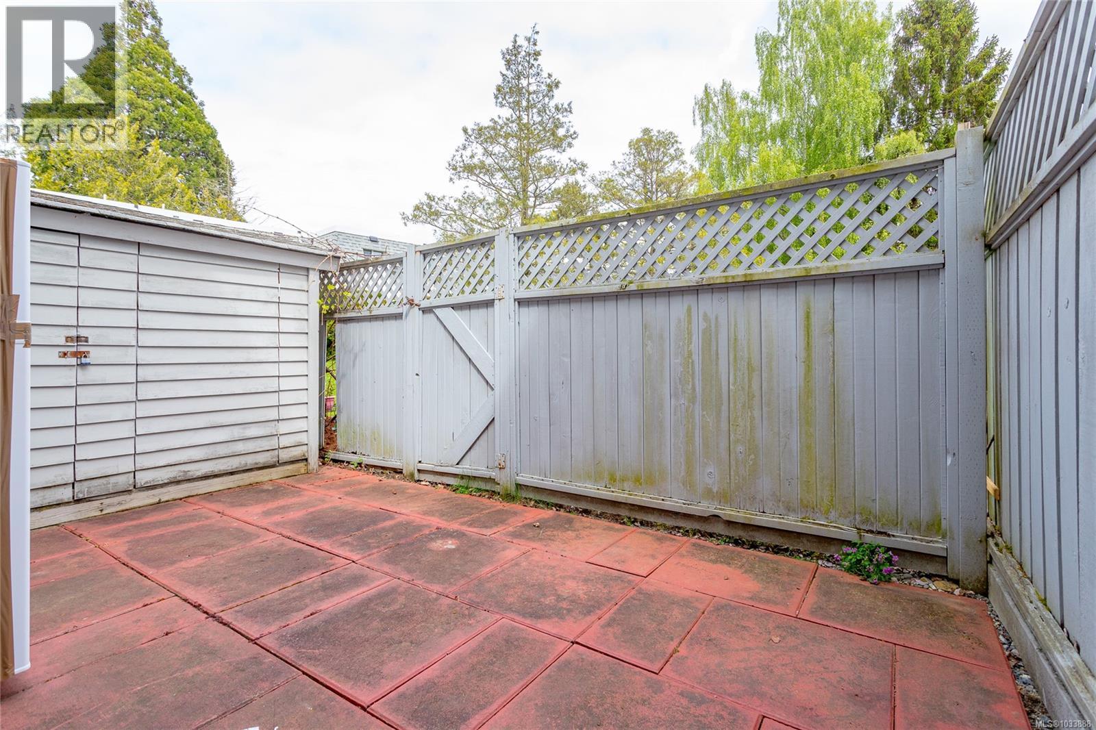 5 1040 Kenneth St, Saanich, British Columbia  V8X 3J5 - Photo 14 - 1033888