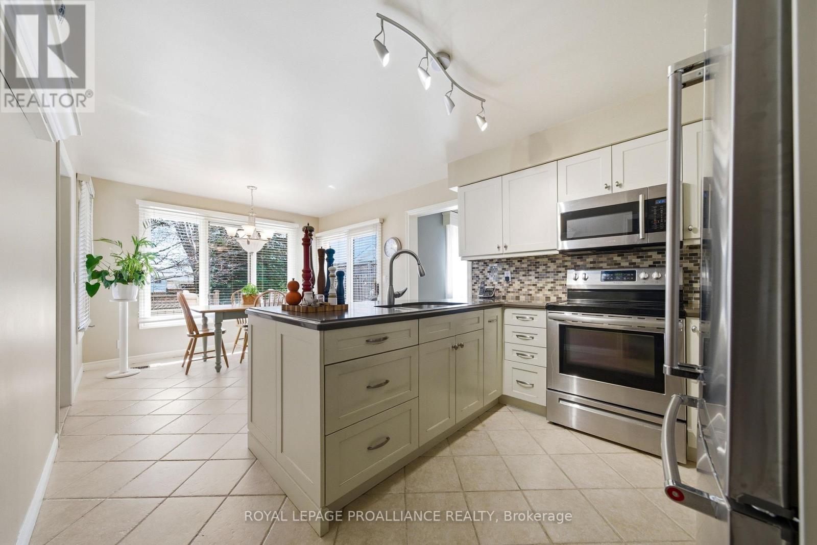 125 Tracey Park Drive, Belleville, Ontario  K8P 5C7 - Photo 12 - X13057110