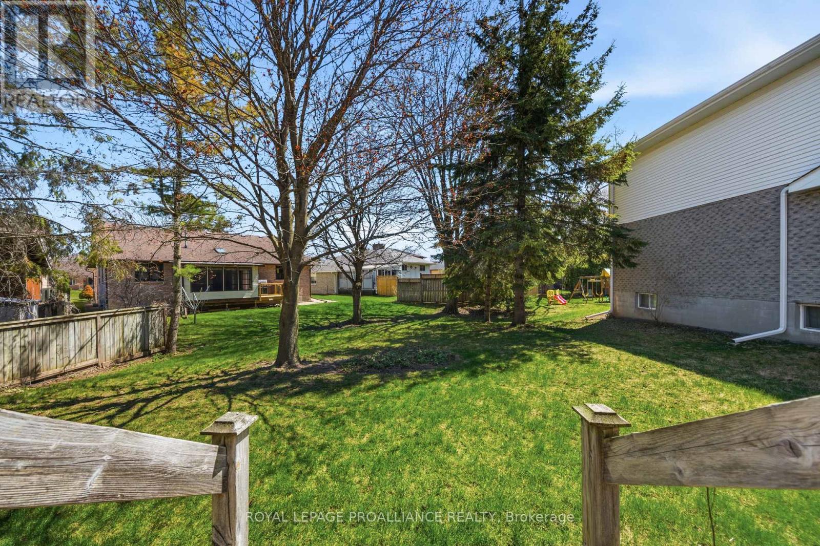 125 Tracey Park Drive, Belleville, Ontario  K8P 5C7 - Photo 39 - X13057110