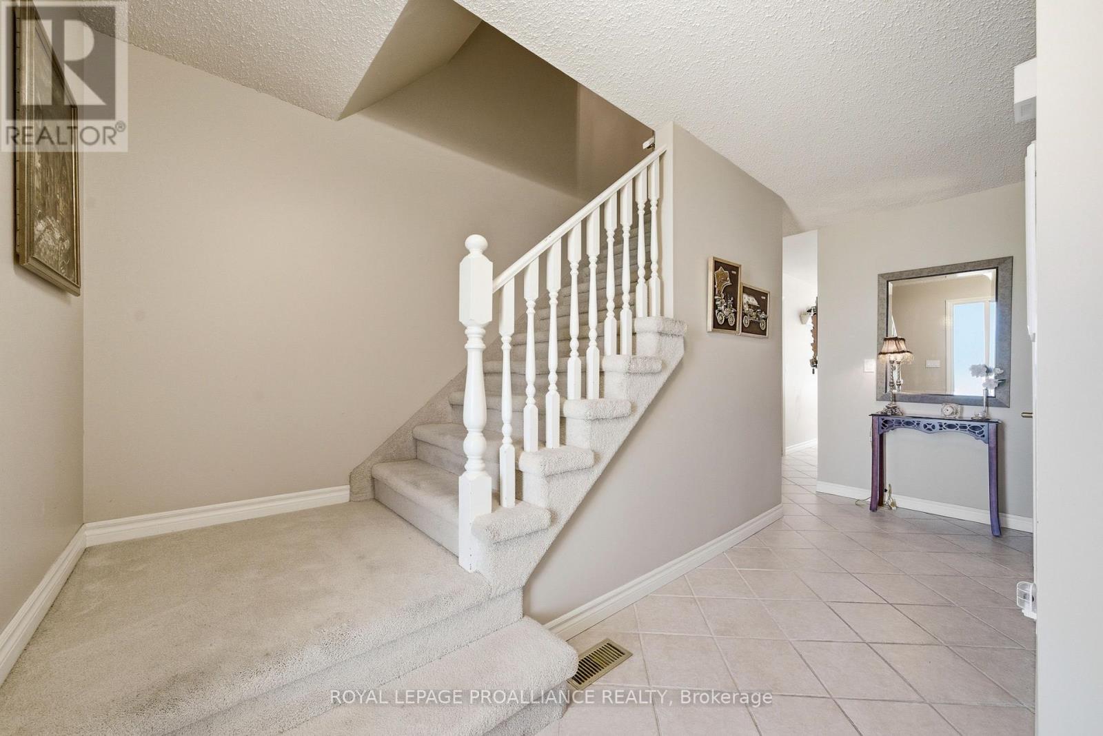 125 Tracey Park Drive, Belleville, Ontario  K8P 5C7 - Photo 5 - X13057110