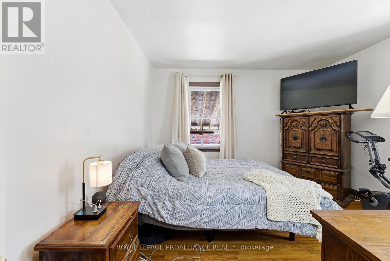 88 Crestview Avenue, Belleville (Belleville Ward), Ontario  K8N 1W9 - Photo 17 - X13057112