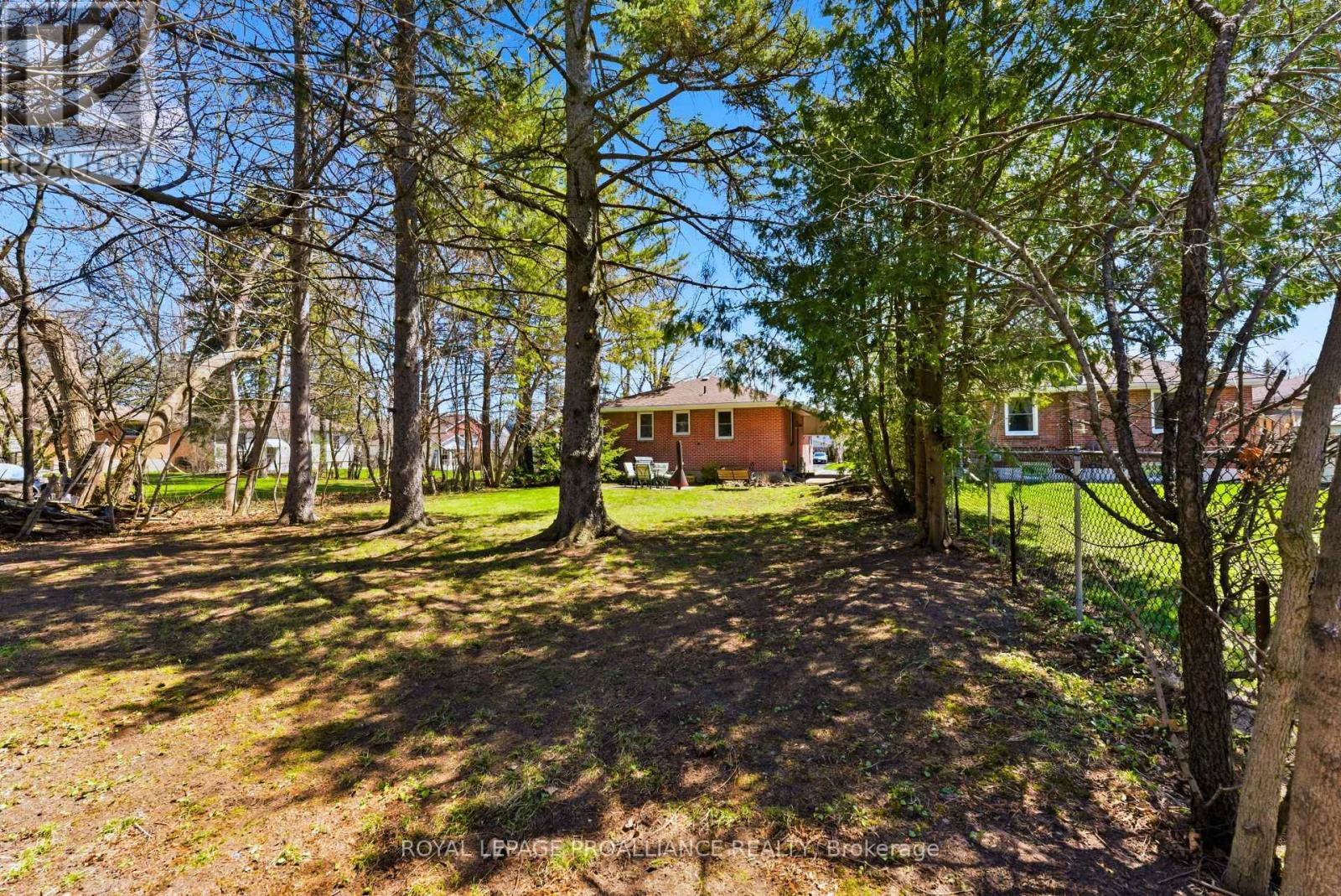 88 Crestview Avenue, Belleville (Belleville Ward), Ontario  K8N 1W9 - Photo 35 - X13057112