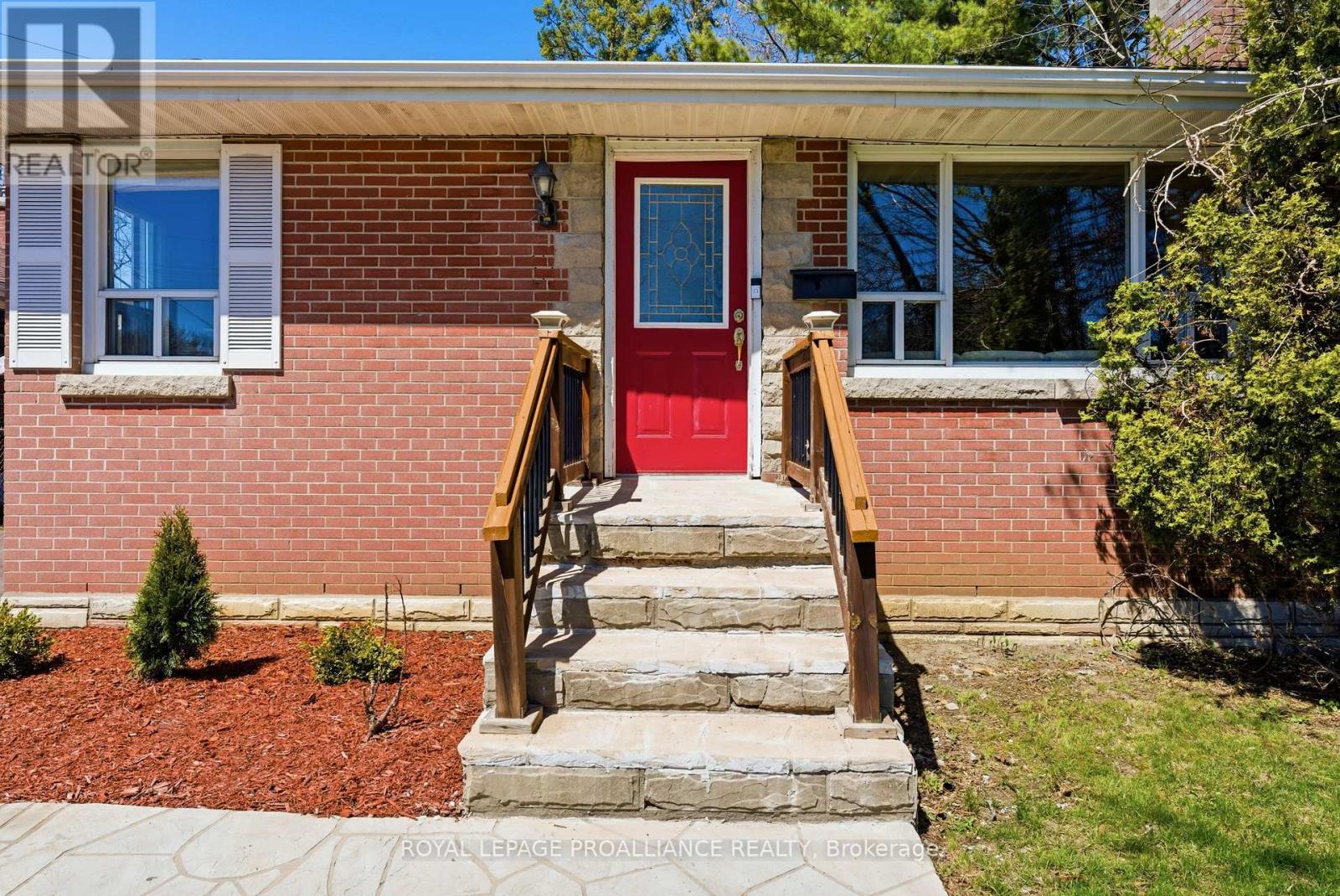 88 Crestview Avenue, Belleville (Belleville Ward), Ontario  K8N 1W9 - Photo 6 - X13057112