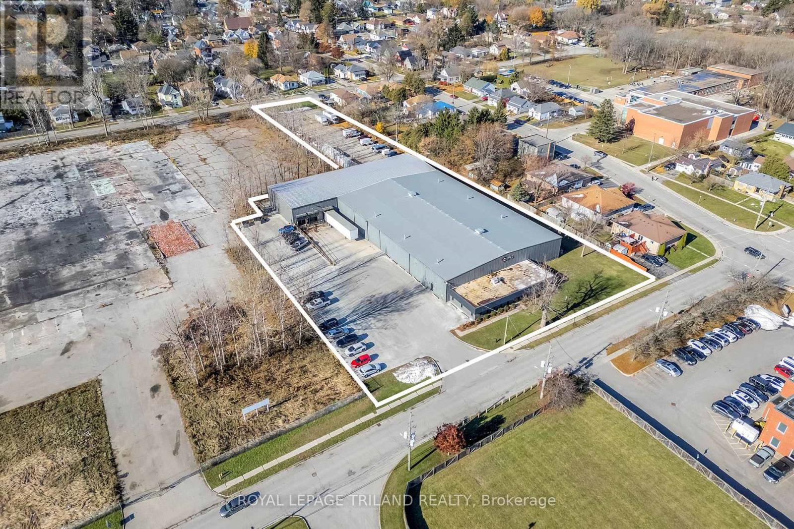 130 WOODWORTH AVENUE, St. Thomas, Ontario