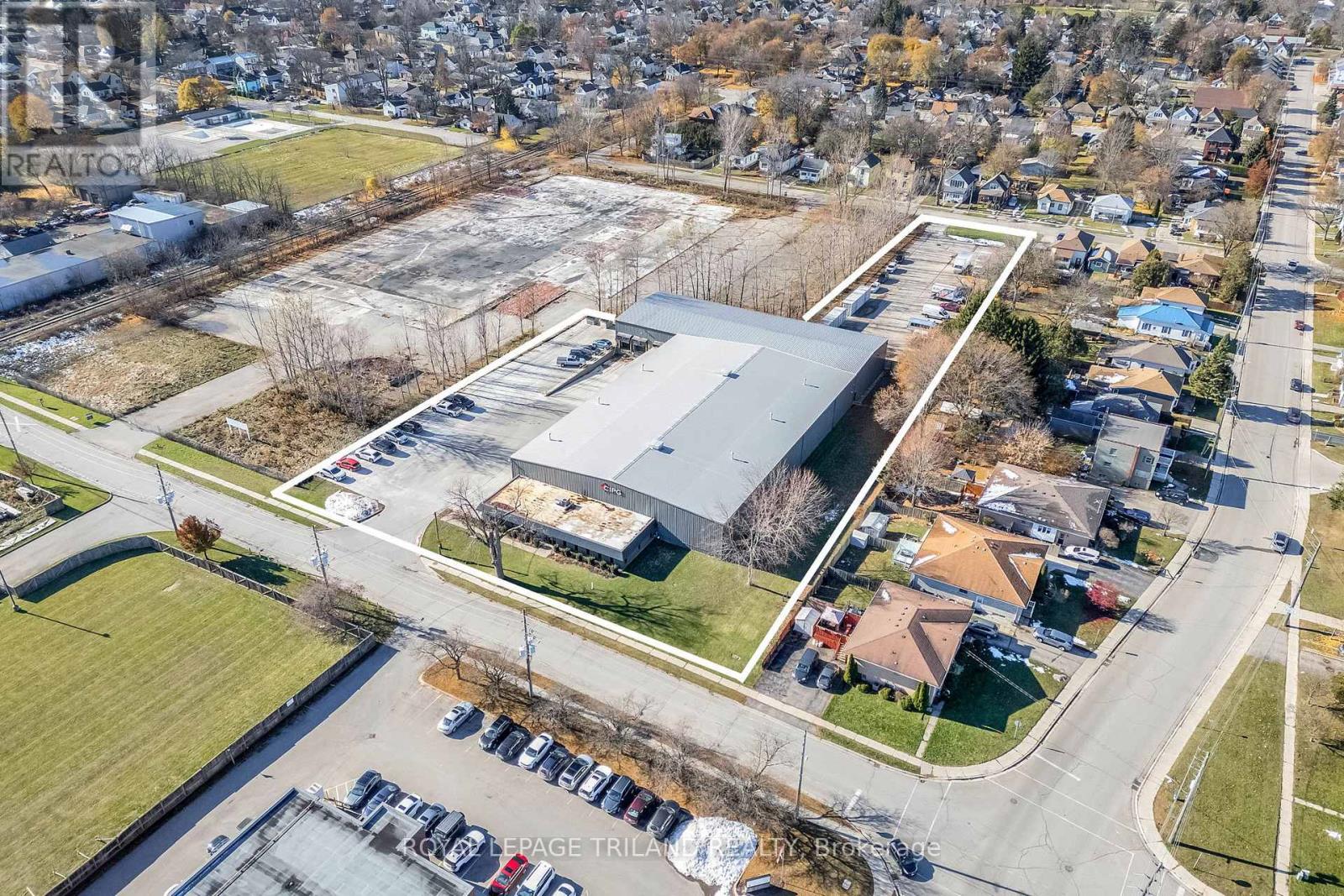 130 Woodworth Avenue, St. Thomas, Ontario  N5P 3K1 - Photo 3 - X13057090