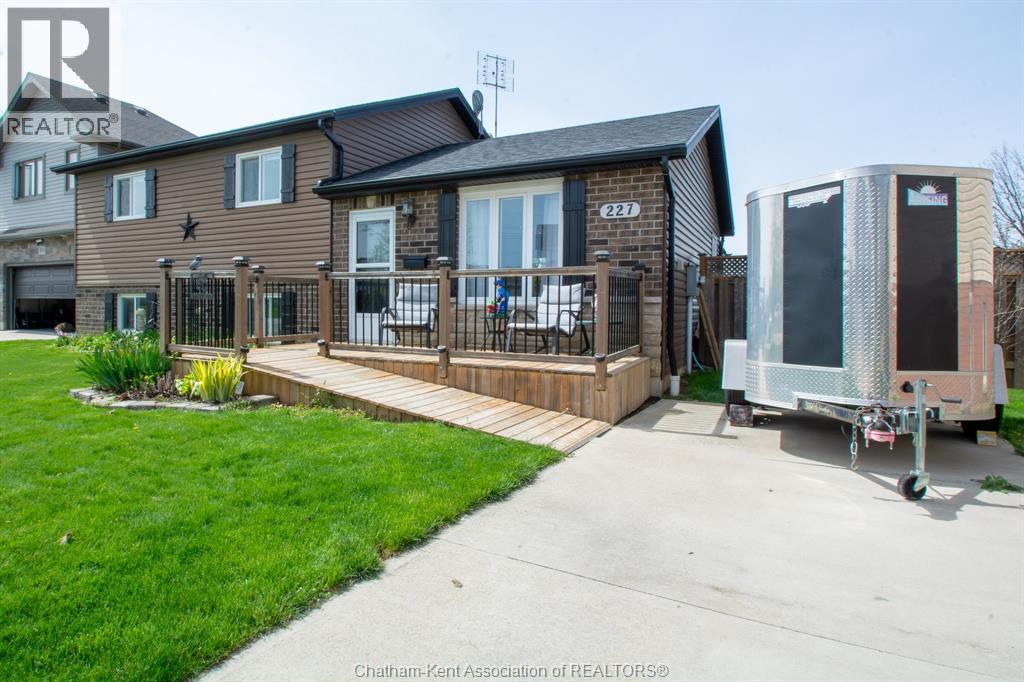 227 Bristol Drive, Chatham, Ontario  N7M 6K9 - Photo 3 - 26009382