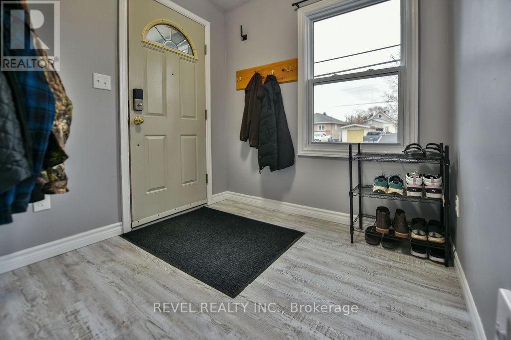 379 Cedar Street N, Timmins, Ontario  P4N 6K1 - Photo 3 - T13057018