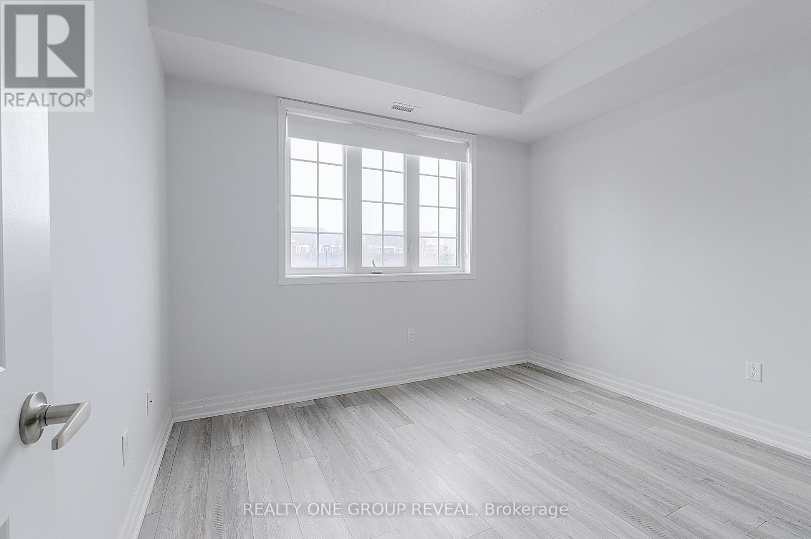 210 - 80 Aspen Springs Drive, Clarington, Ontario  L1C 0V4 - Photo 5 - E13006252