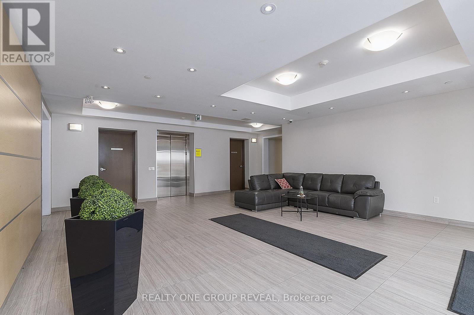 210 - 80 Aspen Springs Drive, Clarington, Ontario  L1C 0V4 - Photo 3 - E13006252