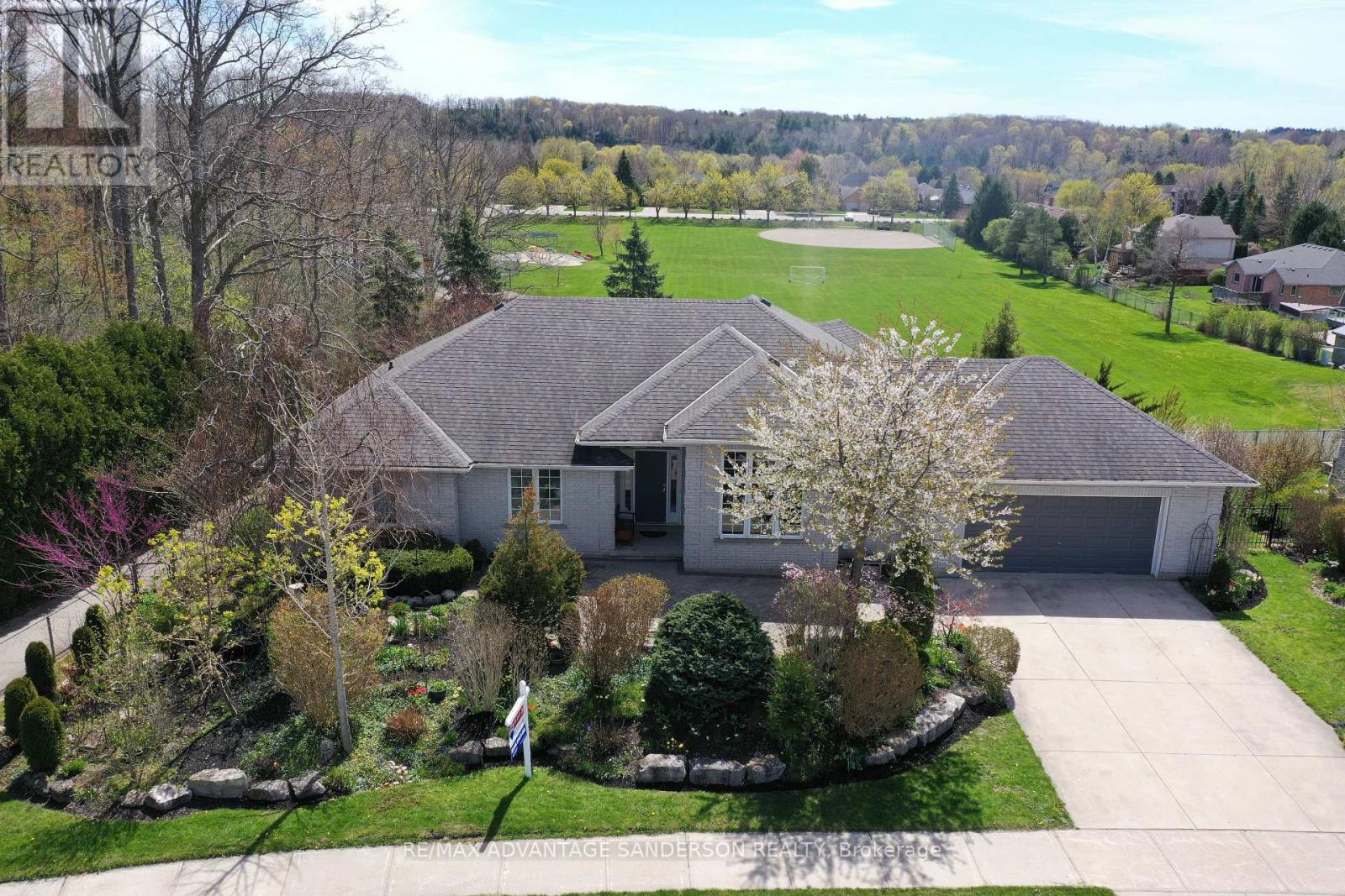 23 BIRCHCREST DRIVE, Middlesex Centre, Ontario