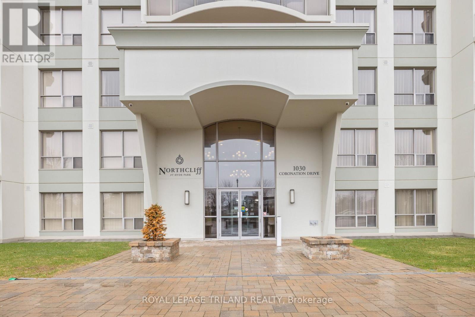 406 - 1030 Coronation Drive, London North, Ontario  N6G 0G5 - Photo 5 - X12942764