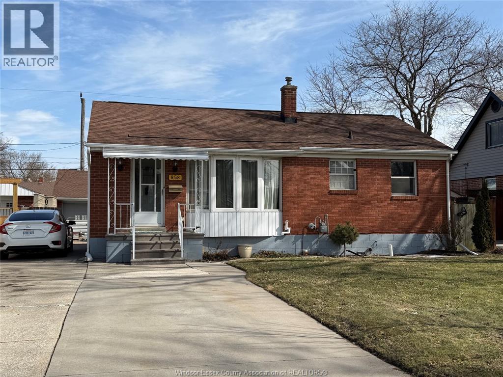 858 Laporte, Windsor, Ontario  N8S 3R4 - Photo 2 - 26009508