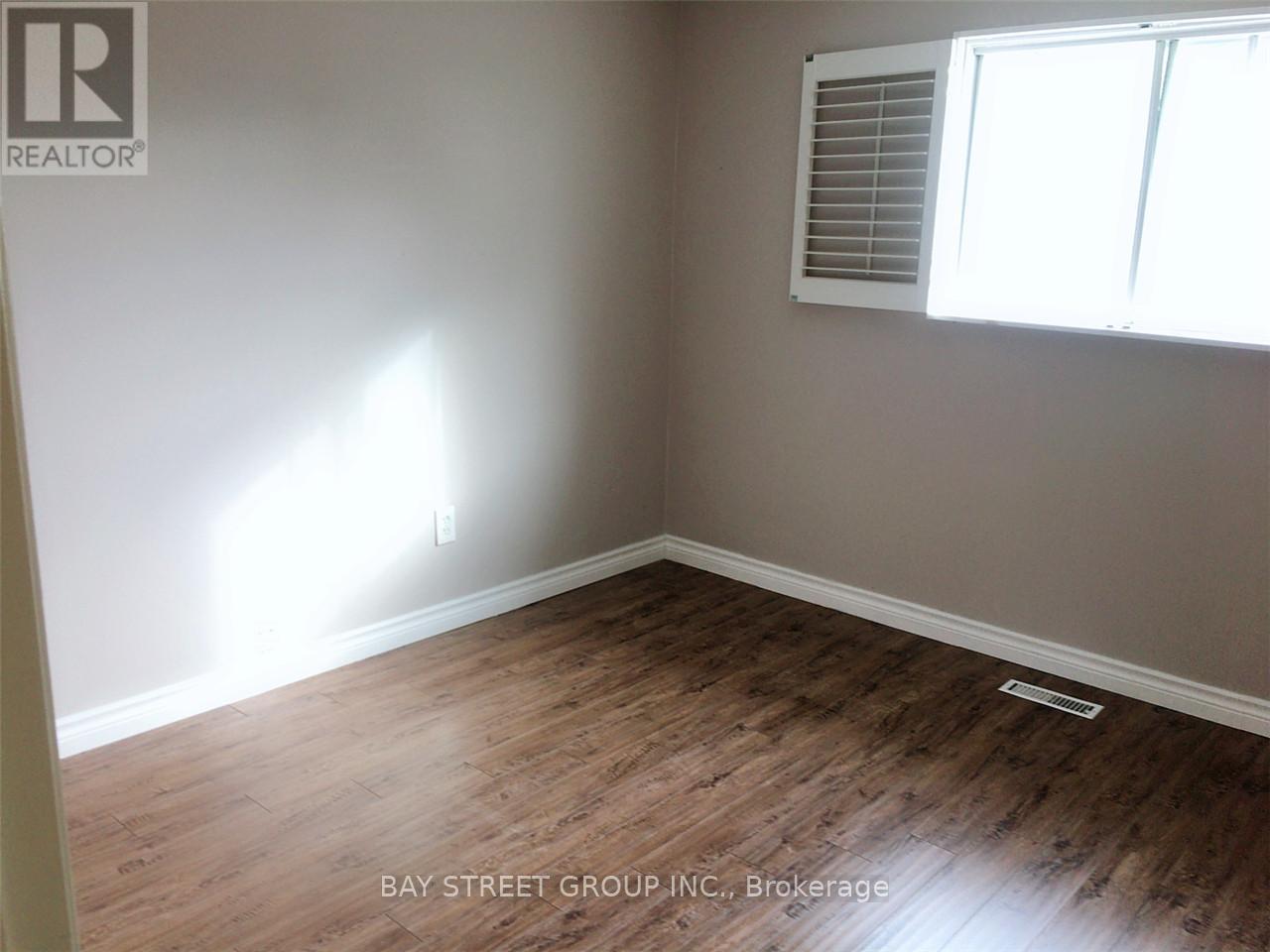 331 Green Lane, Markham, Ontario  L3T 7A4 - Photo 16 - N12843988