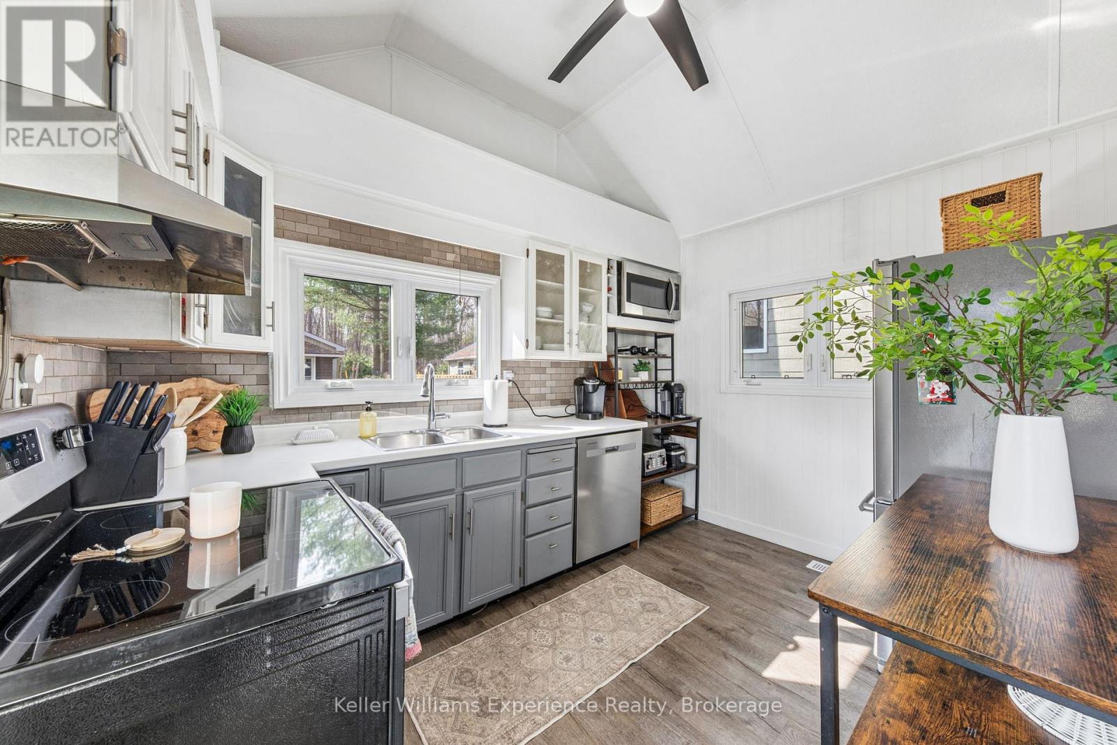 2256 South Orr Lake Road, Springwater, Ontario  L0L 1P0 - Photo 11 - S13057032