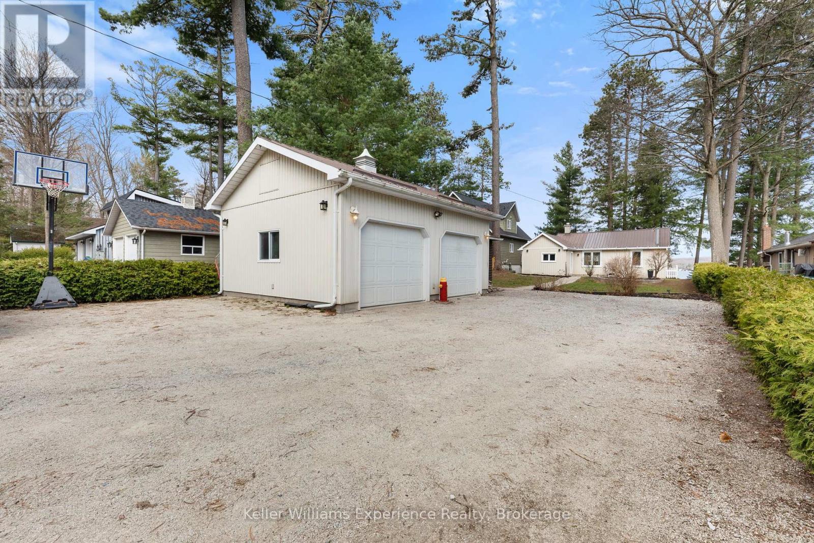 2256 South Orr Lake Road, Springwater, Ontario  L0L 1P0 - Photo 6 - S13057032