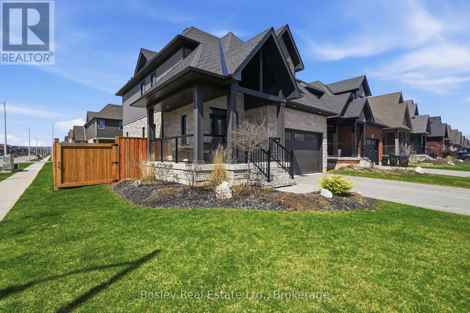 100 Mclean Avenue, Collingwood, Ontario  L9Y 4B6 - Photo 2 - S13057056