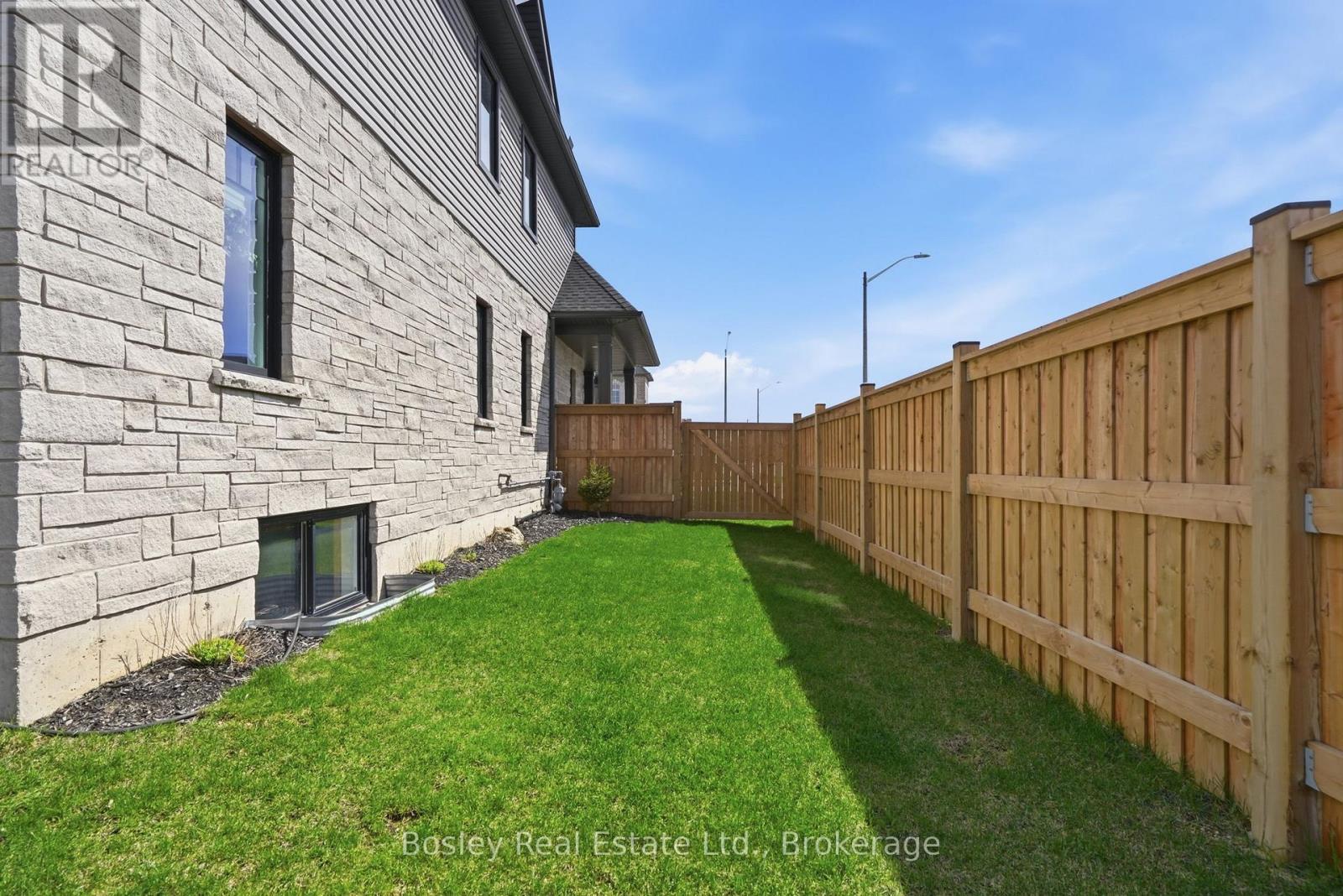 100 Mclean Avenue, Collingwood, Ontario  L9Y 4B6 - Photo 32 - S13057056