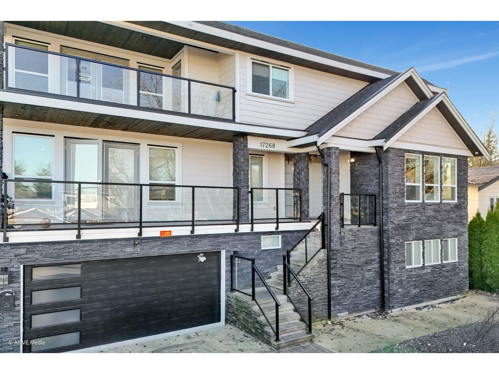 17268 61a Avenue, Surrey, British Columbia  V3S 4V7 - Photo 2 - R3115545