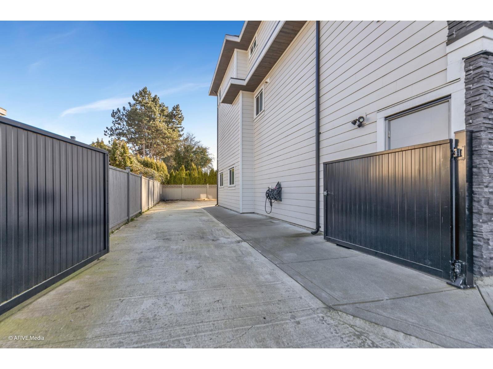 17268 61a Avenue, Surrey, British Columbia  V3S 4V7 - Photo 34 - R3115545