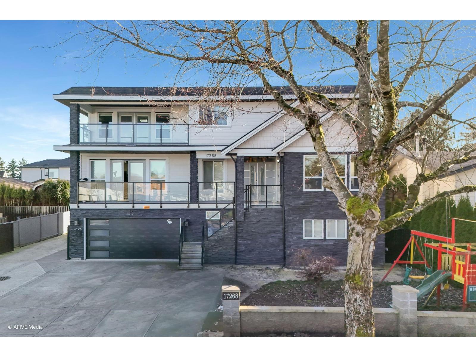 17268 61a Avenue, Surrey, British Columbia  V3S 4V7 - Photo 3 - R3115545