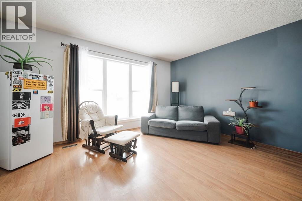 181 Windsor Drive, Fort Mcmurray, Alberta  T9H 4R1 - Photo 3 - A2290412