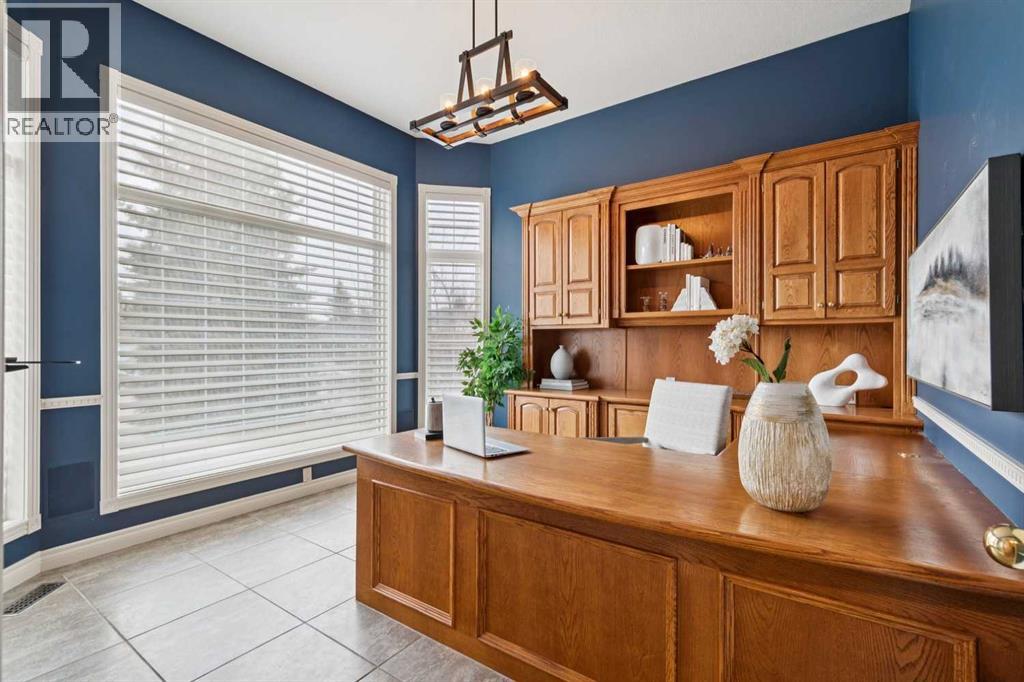 1656 Evergreen Hill Sw, Calgary, Alberta  T2Y 3B6 - Photo 15 - A2305555