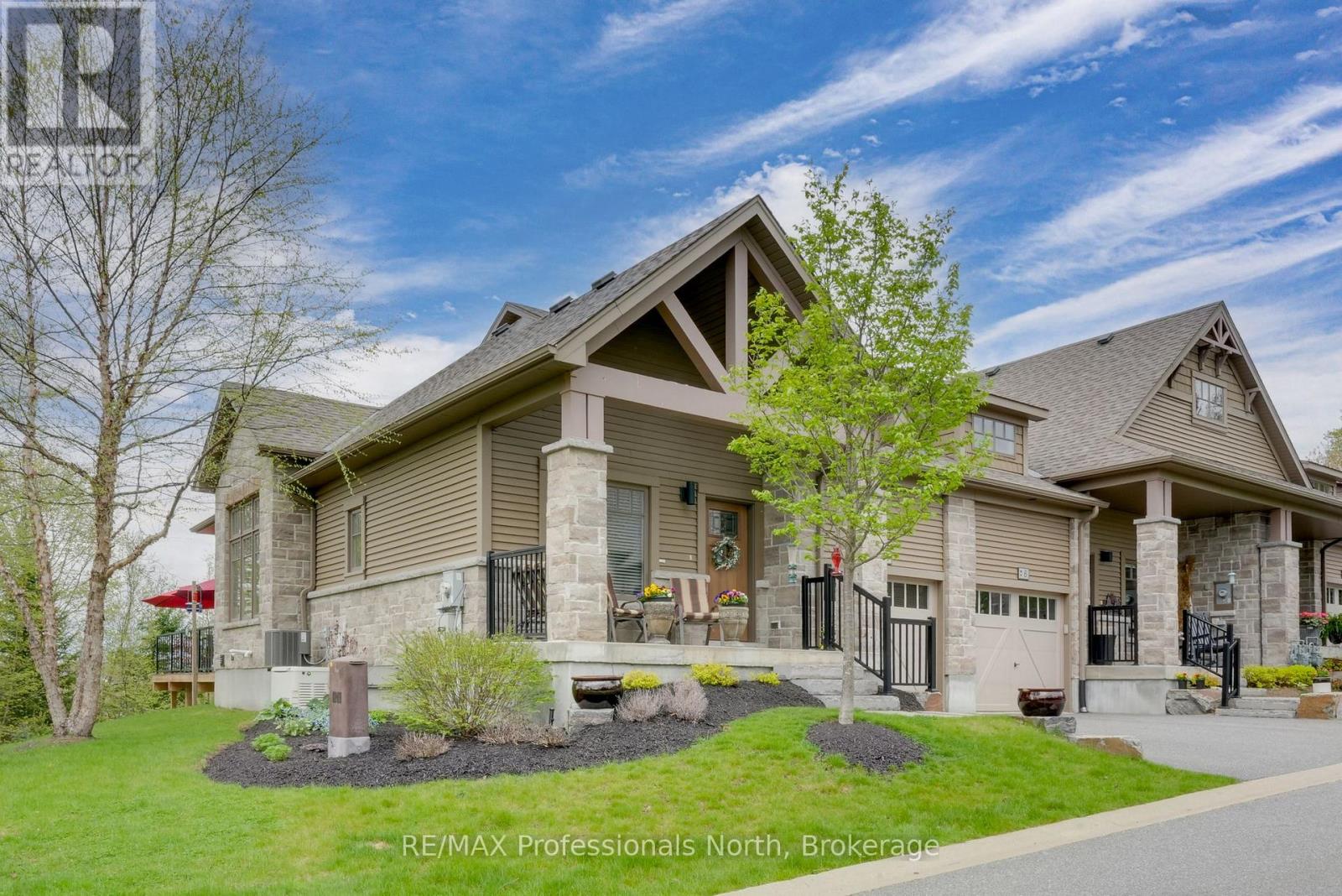 8 SERENITY PLACE CRESCENT, Huntsville, Ontario